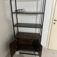 Libreria in legno e telaio