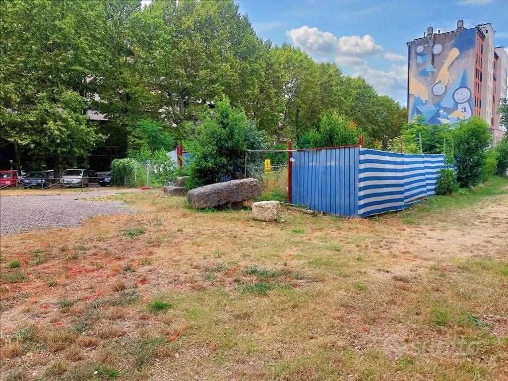 Immobile in asta di 2700 m² a Perugia - Altro