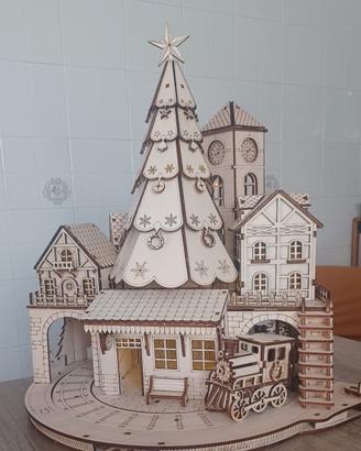 Villaggio natalizio con trenino in legno