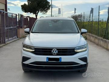 Volkswagen Tiguan 2.0 TDI 150 CV SCR DSG R-Line