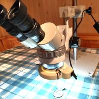 MICROSCOPIO  OTTICO CON  STATIVO USO PROFESSIONALE