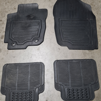 Tappeti in gomma per Rav4