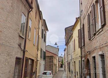 MONOLOCALE A FERRARA