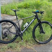 Mountain bike orbea alma m20 2022