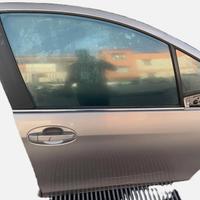 Porta anteriore destra Toyota yaris (2012 al 2016)