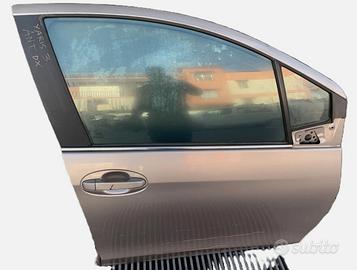 Porta anteriore destra Toyota yaris (2012 al 2016)