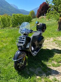 VESPA T 300 GTS SUPER colore nero