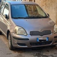 Toyota yaris anno 2003 5 porte