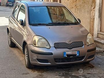 Toyota yaris anno 2003 5 porte