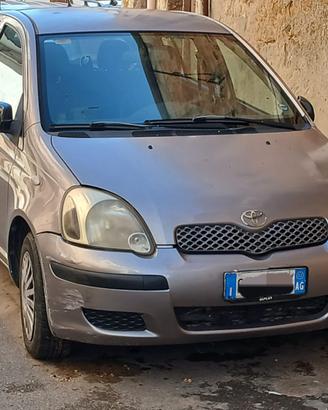 Toyota yaris anno 2003 5 porte