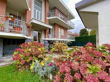 QUADRILOCALE A NOLE IN ZONA RESIDENZIALE CON BOX A