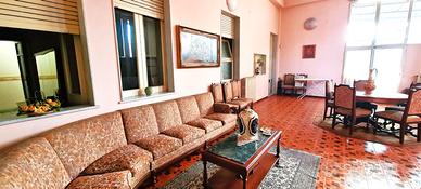 Singole Centrali e con gran deposito e giardinetto