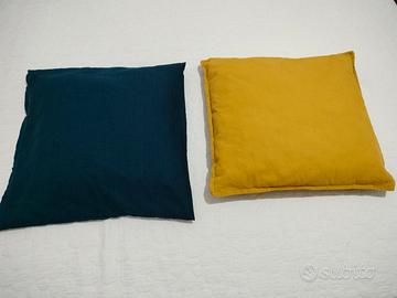 cuscini n. 2 imbottiti blu e colore senape 50x50 
