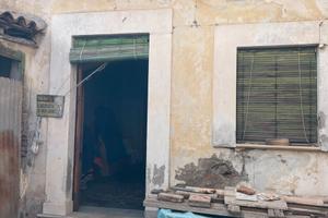 Casa indipendente con spazi esterni