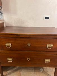 Mobile in legno massello con 4 cassetti