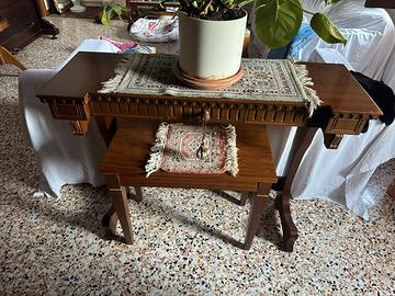 Consolle con seggiolina di pregio