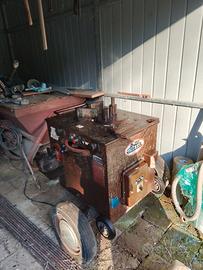 Troncatrice e piega ferro con vibratore cemento