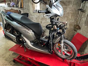 Ricambi sh 300 anno 2018