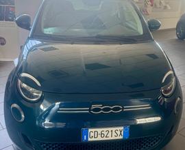 Fiat 500 500e Berlina 42 kWh La Prima