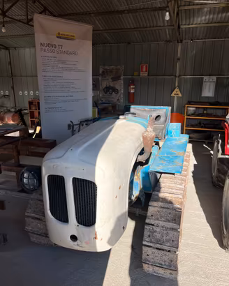 trattore cingolato LAMBORGHINI