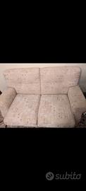 2 divani. subito disponsibile 