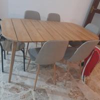 Tavolo con sedie