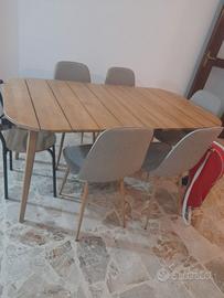 Tavolo con sedie