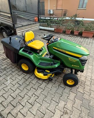 Trattorino rasaerba John Deere