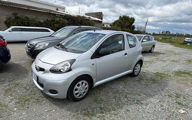 Toyota Aygo 1.0 Benzina - Neopatentati- Clima