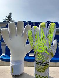 4 PAIA GUANTI PORTIERE