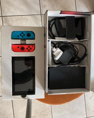 Nintendo Switch + Super Smash Bros + Custodia
