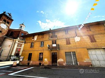 Casa indipendente di 500 m² con 3 locali e box aut