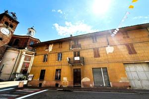 Casa indipendente di 500 m² con 3 locali e box aut