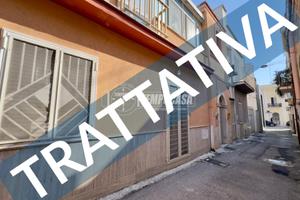 AMPIO QUADRILOCALE CON INGRESSO INDIPENDENTE, PATI