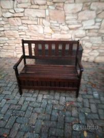 panchine da esterno con contenitore