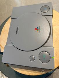 Consolle Sony PlayStation completa funzionante