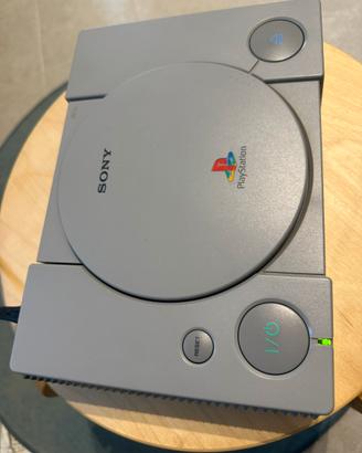 Consolle Sony PlayStation completa funzionante