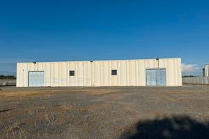 Capannone fronte Aurelia