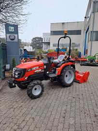 Trattore agricolo VST 930 con trincia FL 125