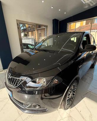 Lancia Ypsilon III LANCIA ypsilon 1.0 firefly hybr