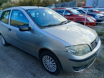 Fiat Punto 1.2 3 porte ( impianto GPL) per neopate