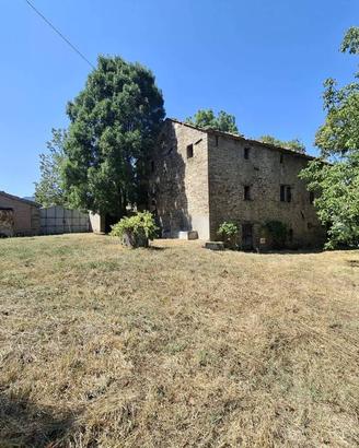 Rustico / Casale di 510 m² con più di 5 locali a R