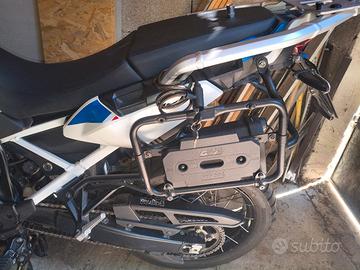telaietto portaborse GIVI monokey per Honda 1100