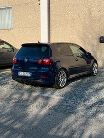 Volkswagen Golf 5 R32 VR6