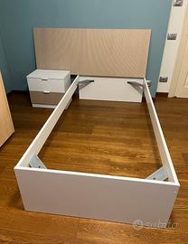 Letto singolo 190 x 90 con comodino