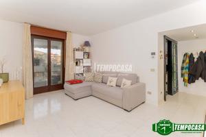 COMODO TRE LOCALI CON DOPPI SERVIZI E BOX