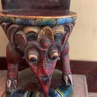 Sedia indiana antica a forma di uccello