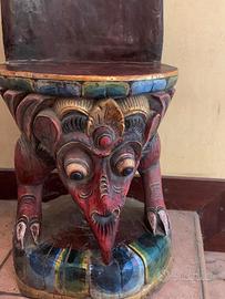 Sedia indiana antica a forma di uccello