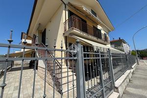 4 LOCALI A PENNA SANT'ANDREA