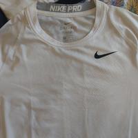 t-shirt compression Nike, taglia M